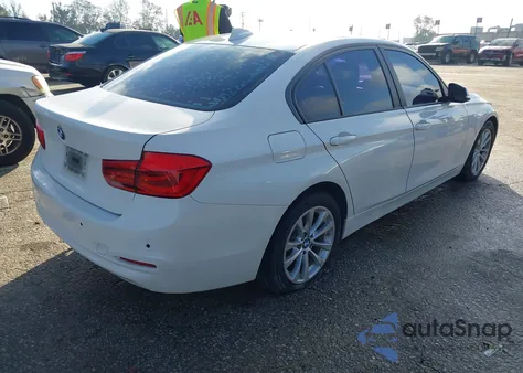 2017 BMW 320I z USA, uszkodzony, nr VIN WBA8E1G38HNU17517